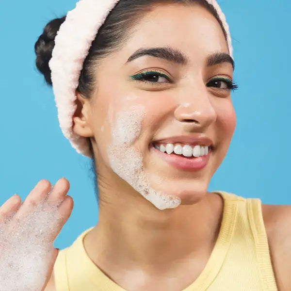 <span style="font-weight:500 !important; font-size:38px !important;">FACEWASH</span>